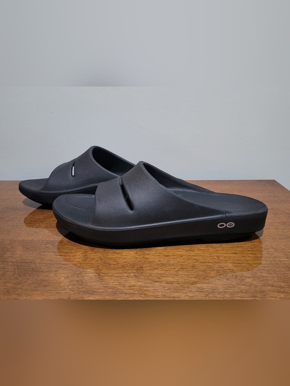 Oofos OOahh Women's 7 Men's 5 Black Slide Recovery Sandles - Picture 1 of 9